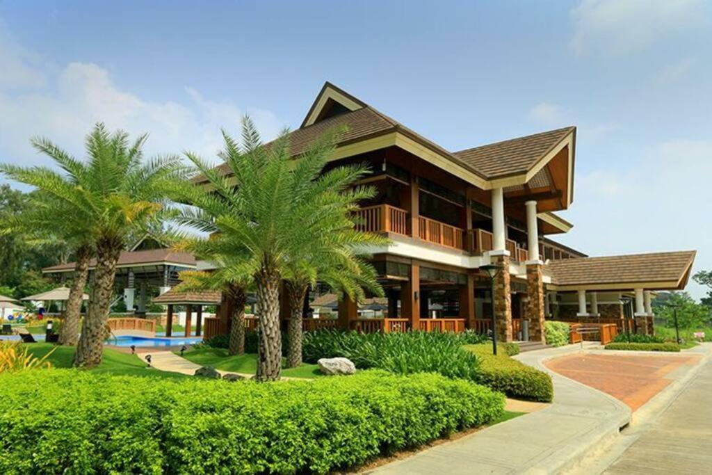 Dreamy 2Br Condo, With A Golf Course View Cebu Ngoại thất bức ảnh